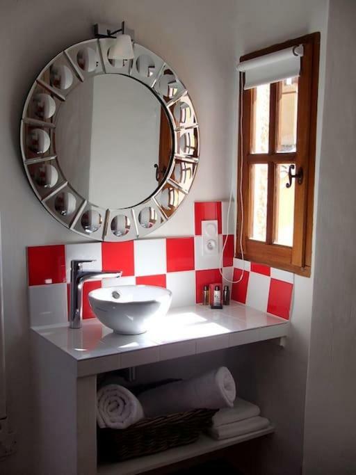 le 1835, studio rouge-Corail Moustiers-Sainte-Marie Esterno foto